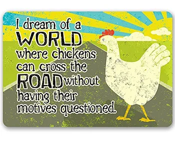 Цыпленок переходит дорогу, забавная вывеска 