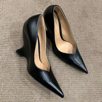 Женские туфли-лодочки с чувством стиля, необычный стиль, острый носок, каблук с мелким горлышком, универсальная женская обувь черного цвета в стиле ретро